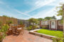 Modernisiertes Mittelhausteil mit Süd-Terrasse und Nebengebäude in List - BILD