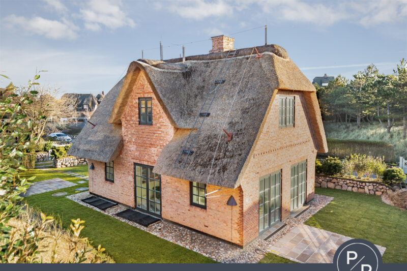 Traumhaft exklusives Reet-Einzelhaus in Dünenlage 25980 Rantum (Sylt), Einfamilienhaus