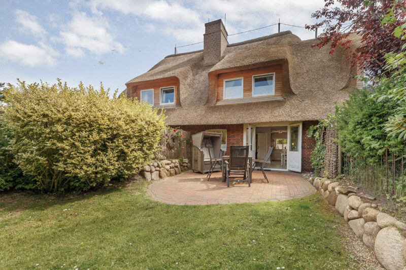 Schöne Eigentumswohnung unter Reet mit Terrasse und Stellplatz in Tinnum 25980 Sylt, Erdgeschosswohnung