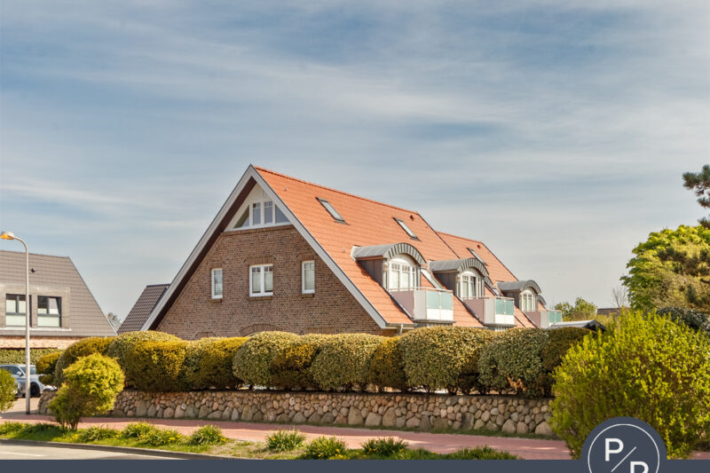 Schöne Ferienwohnung mit Südbalkon in zentraler Lage von Westerland 25980 Sylt, Dachgeschosswohnung