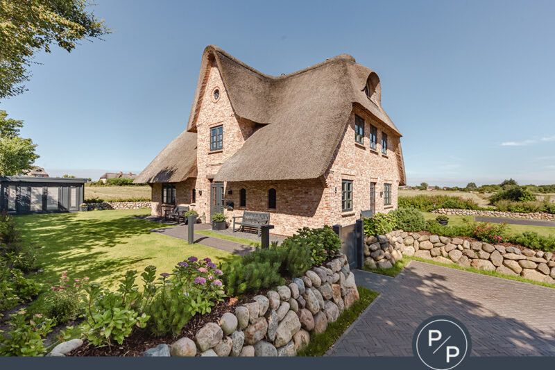 Luxuriöses Einfamilienhaus unter Reet direkt an den Morsumer Wiesen 25980 Sylt, Einfamilienhaus
