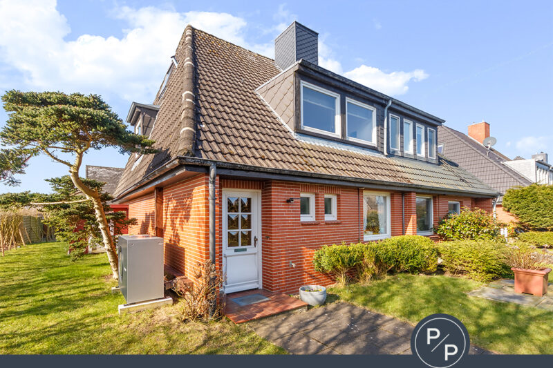 Schöne Haushälfte mit Terrasse und Garten in ruhiger Sackgassenendlage mit Garage in Tinnum 25980 Sylt, Doppelhaushälfte