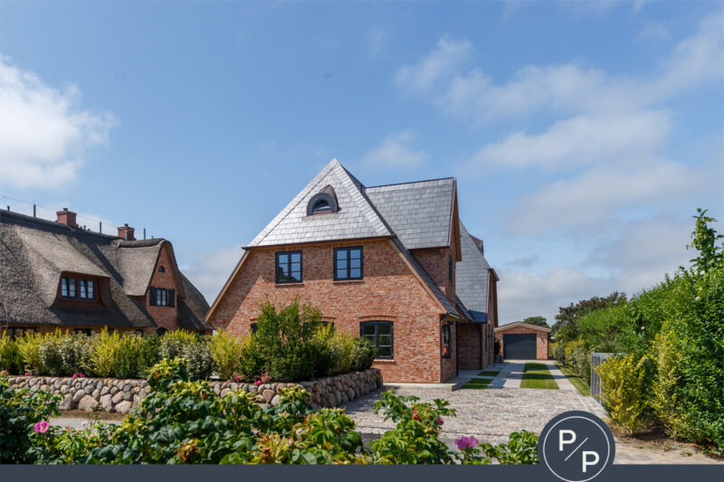 Luxuriöser Neubau: Hausteil (Ost) in herrlicher Lage von Morsum 25980 Sylt, Doppelhaushälfte