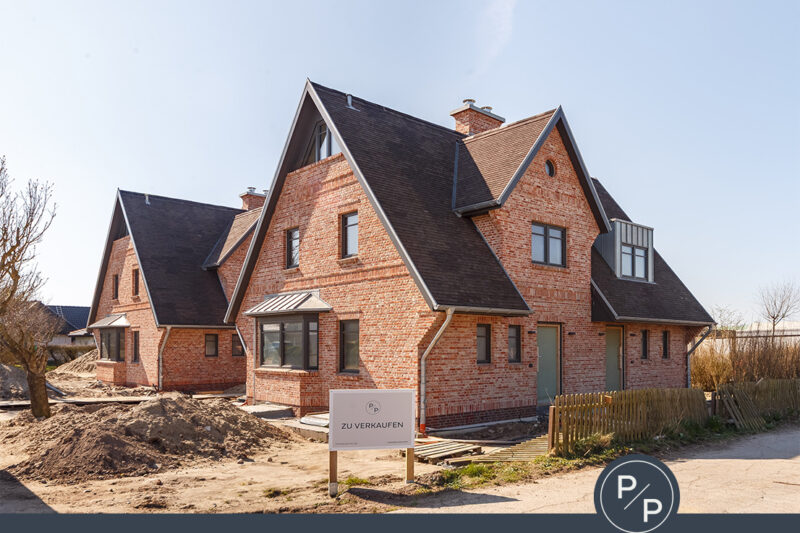 Neubau: Hausteil Süd-Ost direkt an den Wiesen in Keitum 25980 Sylt, Doppelhaushälfte