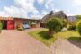 Schönes Reetdachhaus mit Nebengebäude und Garage auf großem Grundstück in Tinnum - BILD