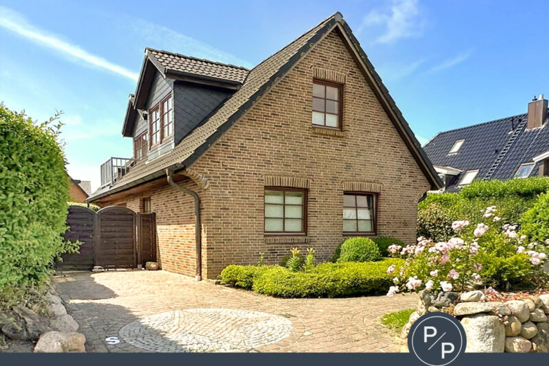 Großzügiges Wohnhaus mit zwei Einheiten und Doppelgarage 25980 Sylt, Mehrfamilienhaus